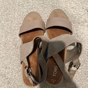 Toms Tan Minimalist Sandals with Cushioned Footbed